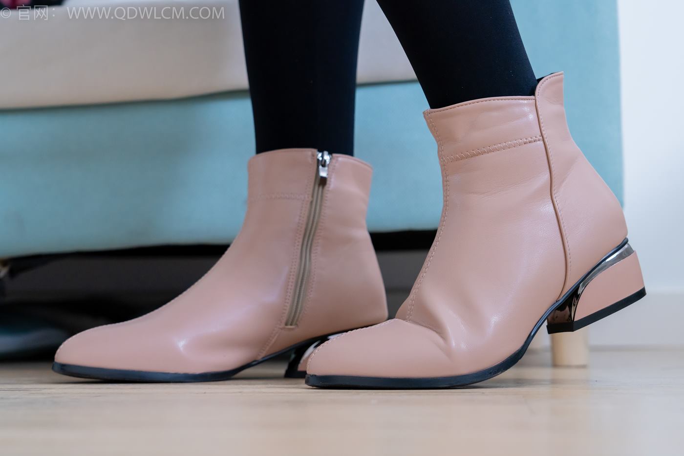 图片[147]-物恋传媒 NO.2247 泡泡-短靴、厚黑丝、皮筋绑脚老头乐挠脚剧情[150P] – 速更版-美库