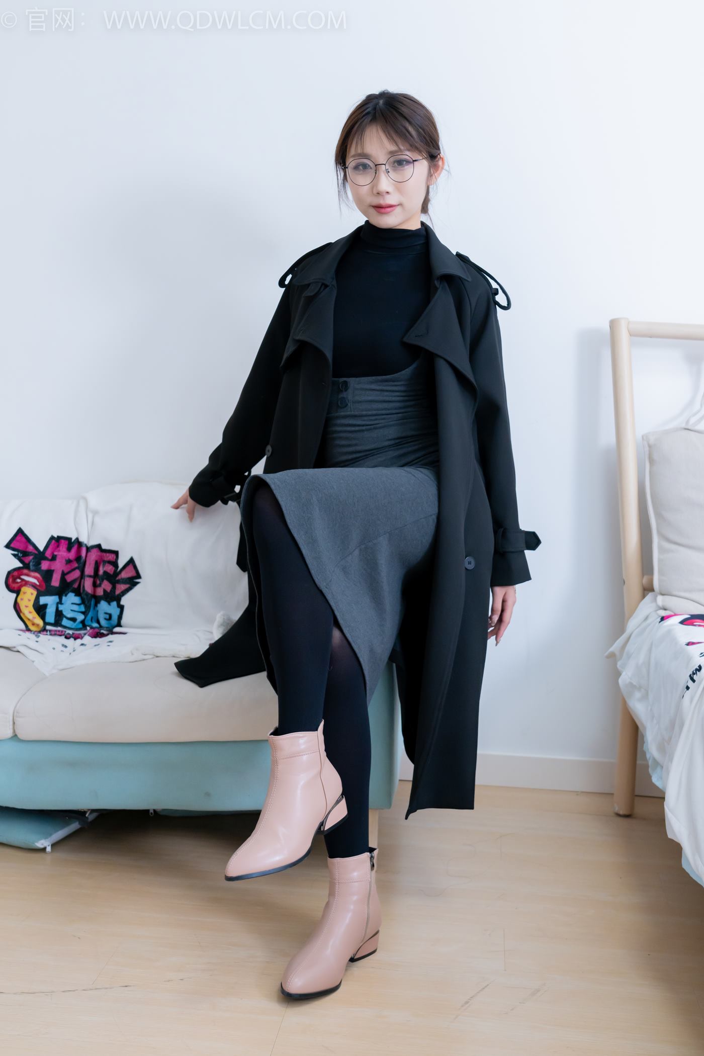 图片[150]-物恋传媒 NO.2247 泡泡-短靴、厚黑丝、皮筋绑脚老头乐挠脚剧情[150P] – 速更版-美库