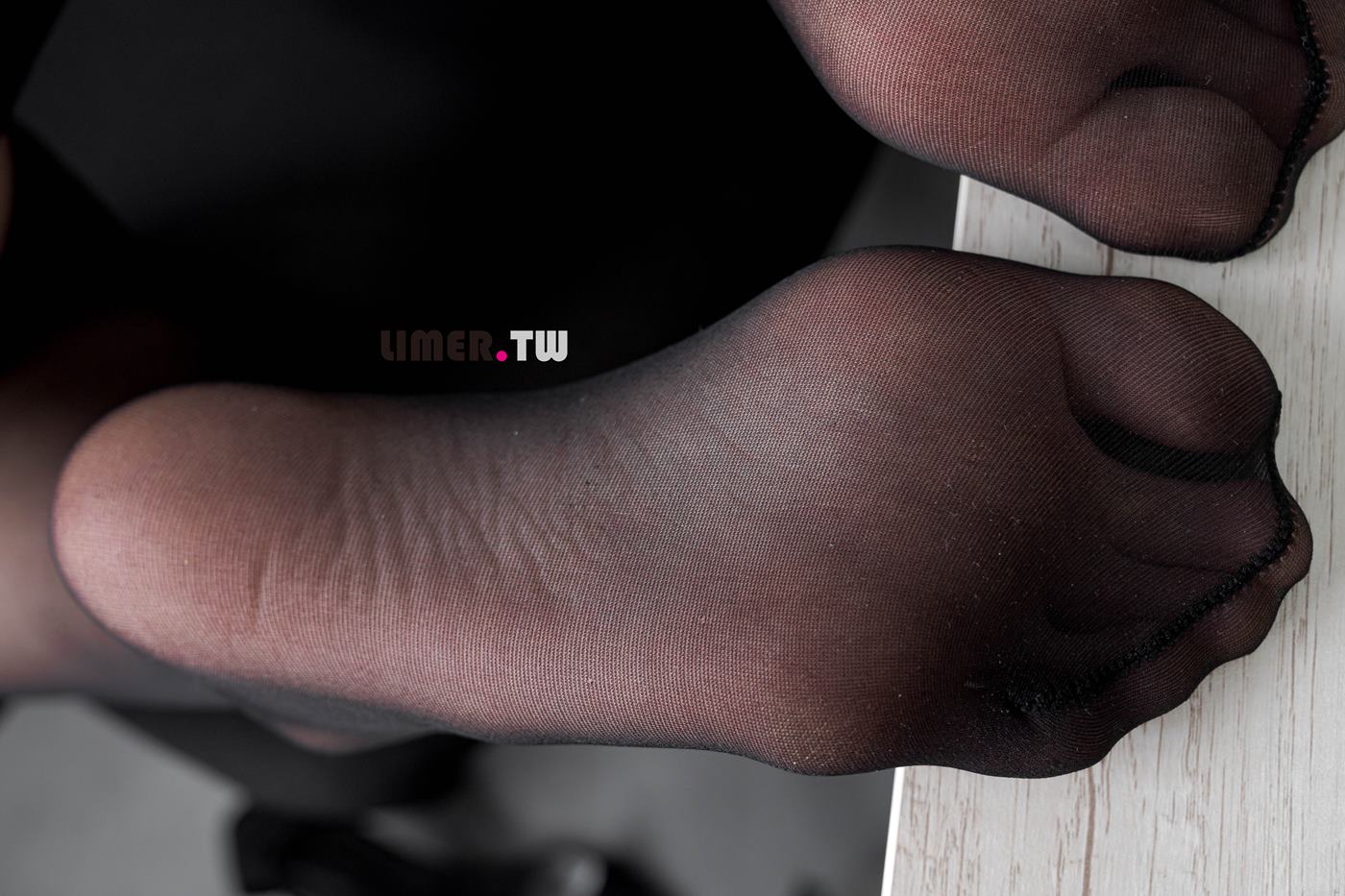 图片[38]-Limerence原创 NO.095 之之 绝美职员让你上班无法专心的黑丝＆裸足[140P] – 速更版-美库