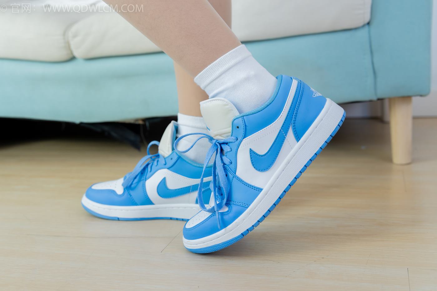 图片[33]-物恋传媒 NO.2250 岚岚-板鞋、白棉袜、薄肉丝、老头乐挠脚剧情[126P] – 速更版-美库