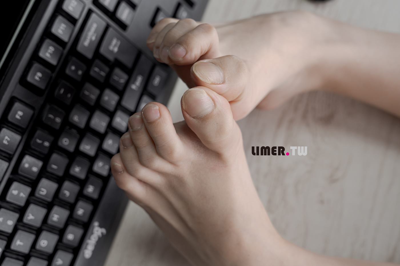 图片[94]-Limerence原创 NO.095 之之 绝美职员让你上班无法专心的黑丝＆裸足[140P] – 速更版-美库