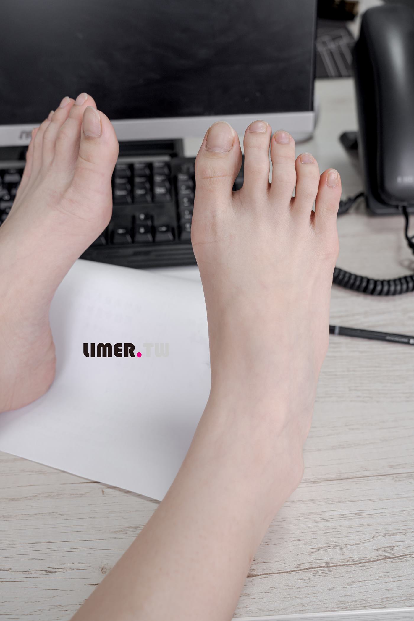 图片[131]-Limerence原创 NO.095 之之 绝美职员让你上班无法专心的黑丝＆裸足[140P] – 速更版-美库