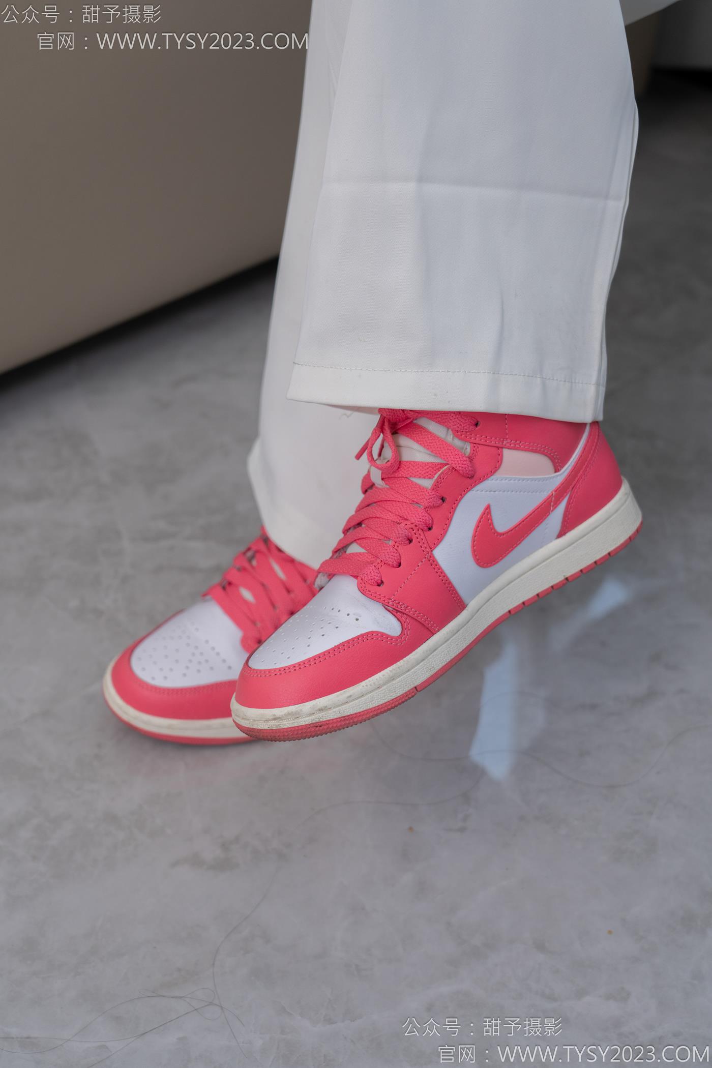 图片[20]-甜予摄影 NO.124 梦梦-板鞋、白棉袜、裸足[84P] – 速更版-美库