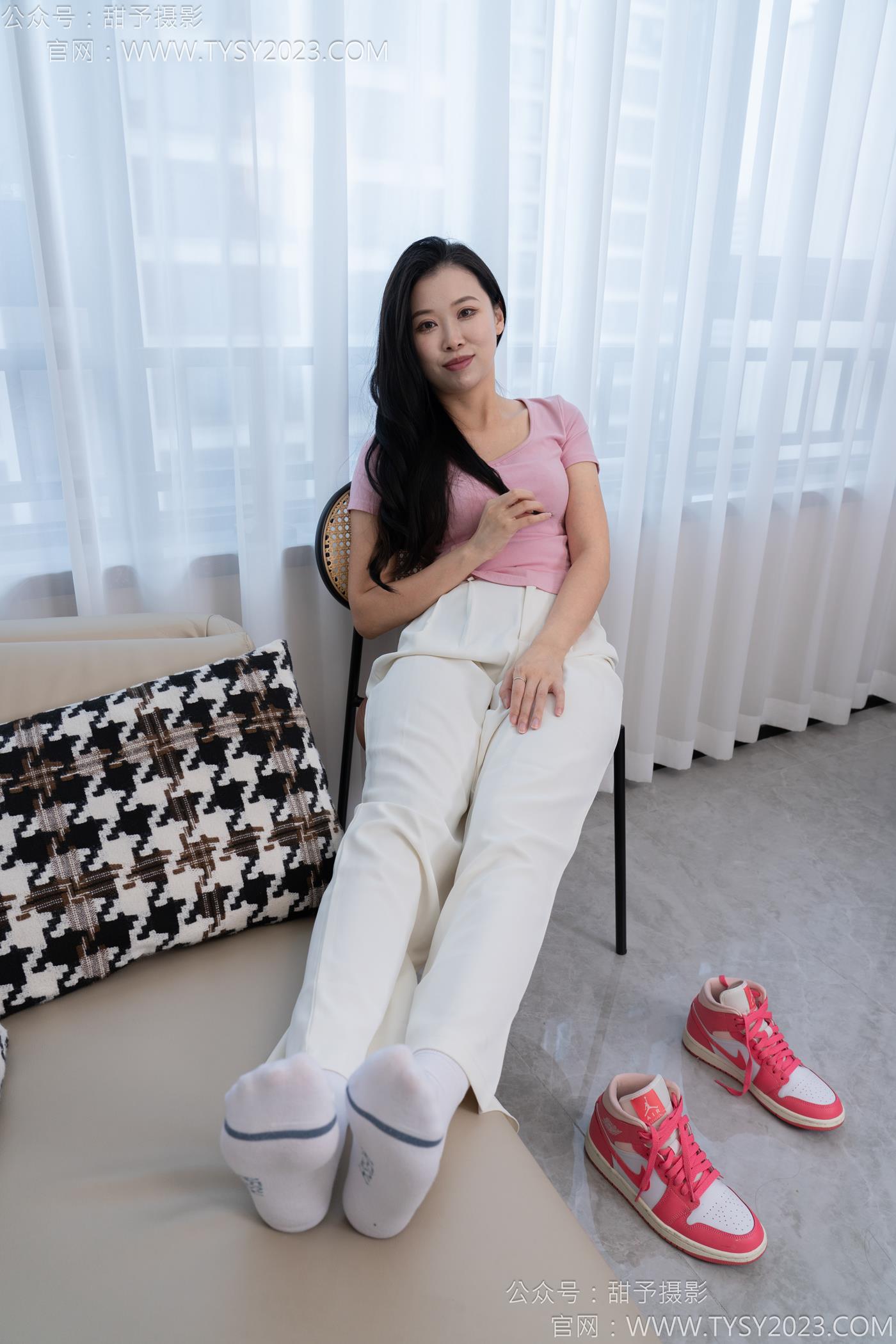 图片[43]-甜予摄影 NO.124 梦梦-板鞋、白棉袜、裸足[84P] – 速更版-美库