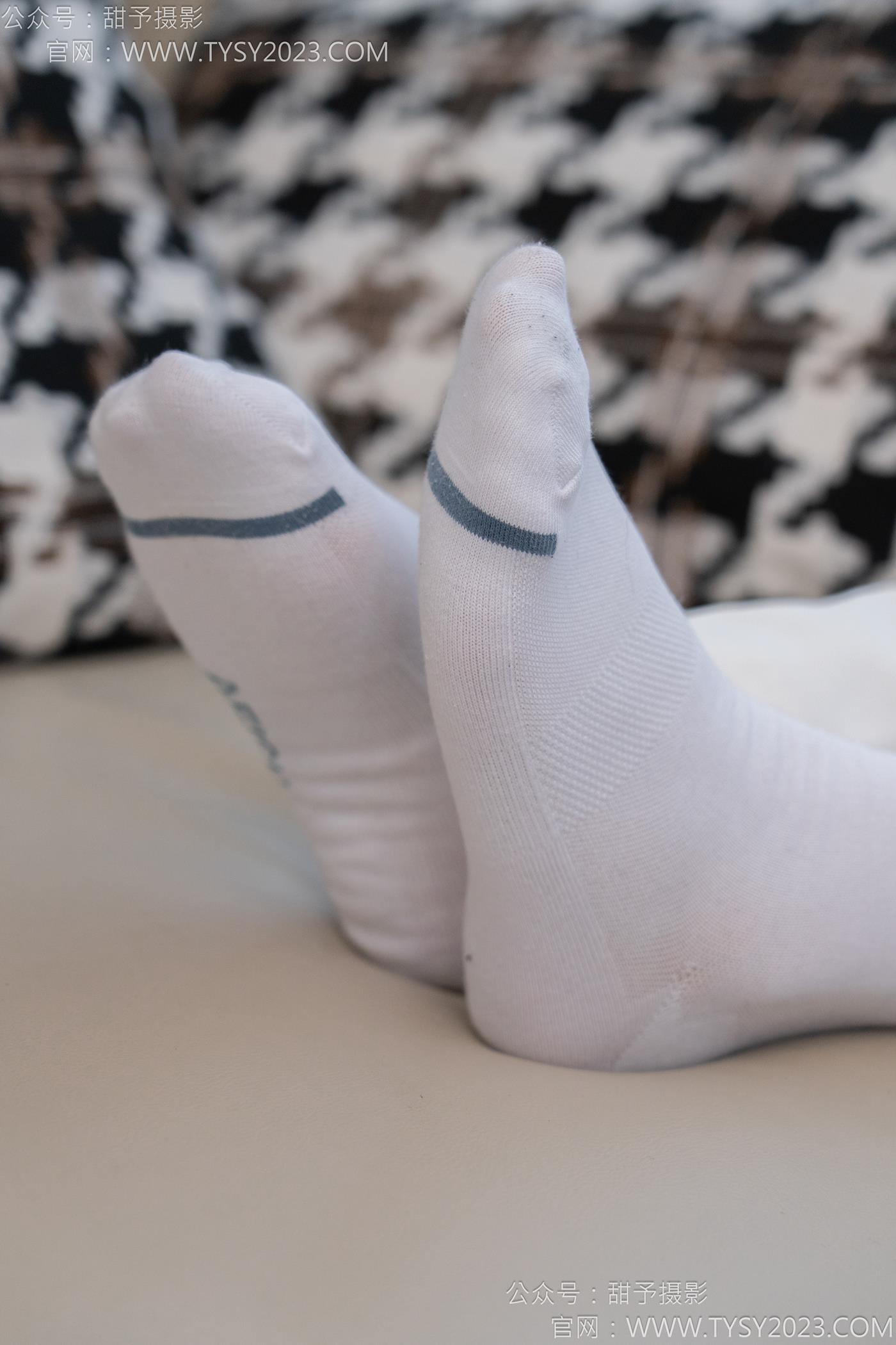 图片[44]-甜予摄影 NO.124 梦梦-板鞋、白棉袜、裸足[84P] – 速更版-美库