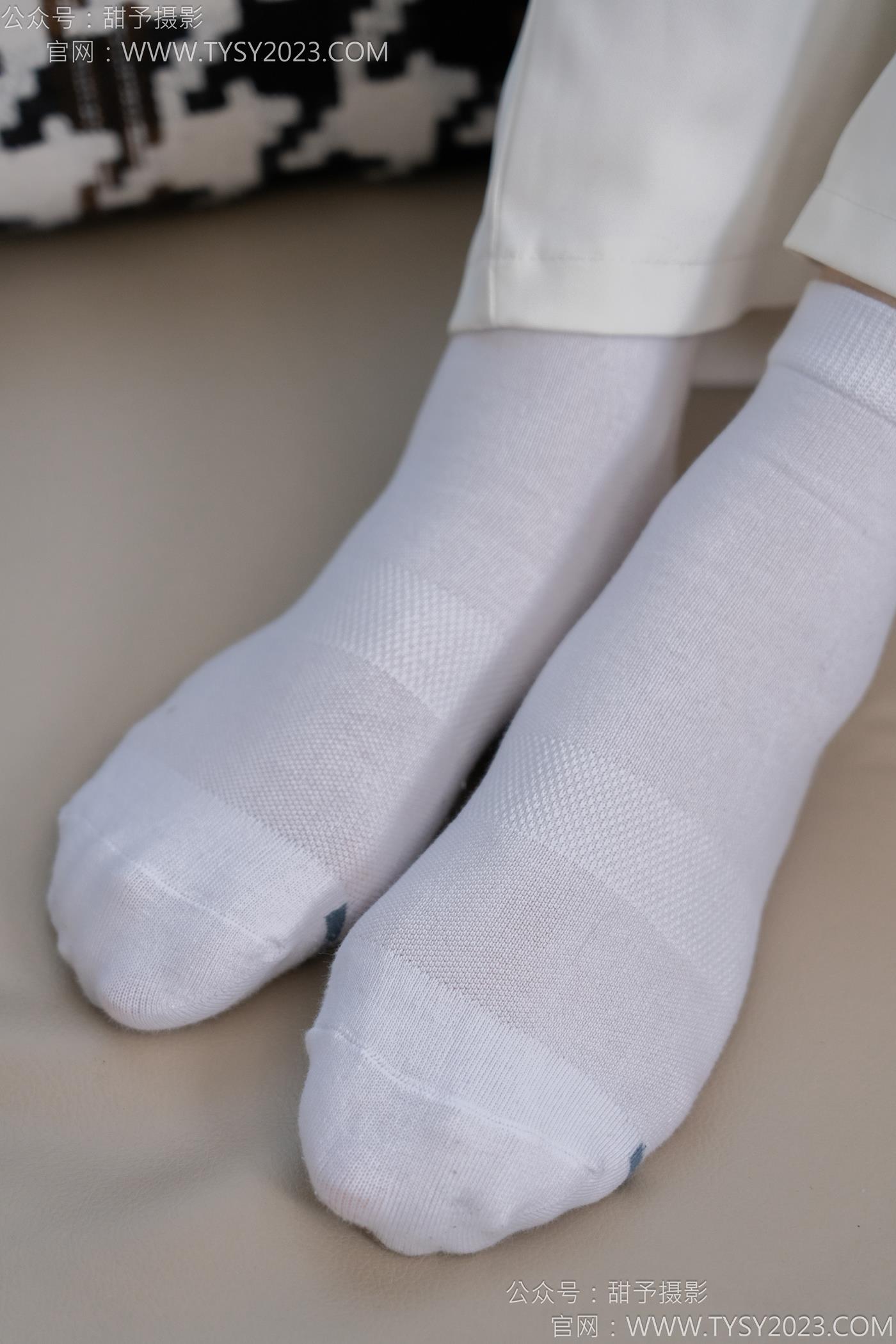 图片[45]-甜予摄影 NO.124 梦梦-板鞋、白棉袜、裸足[84P] – 速更版-美库