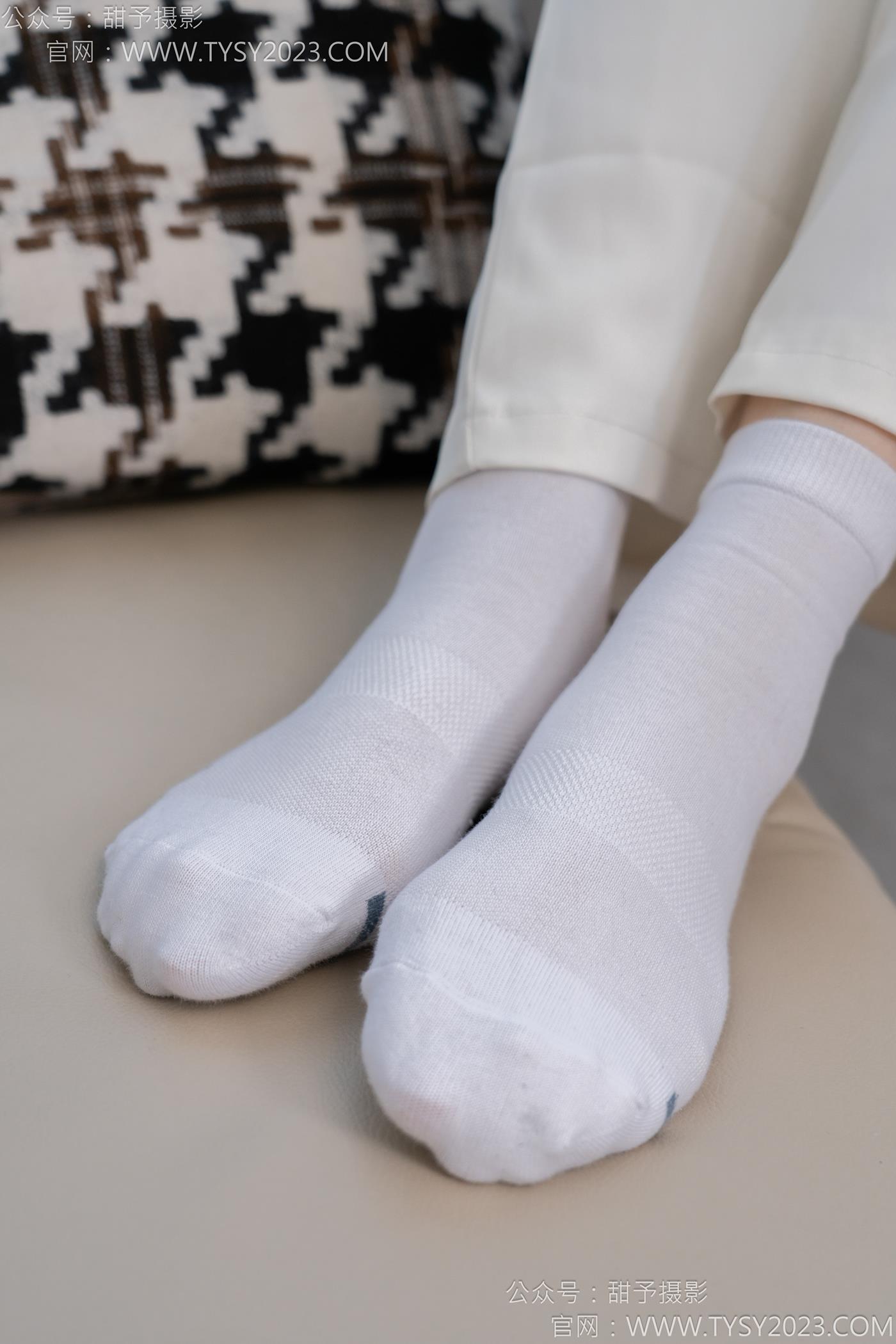 图片[47]-甜予摄影 NO.124 梦梦-板鞋、白棉袜、裸足[84P] – 速更版-美库