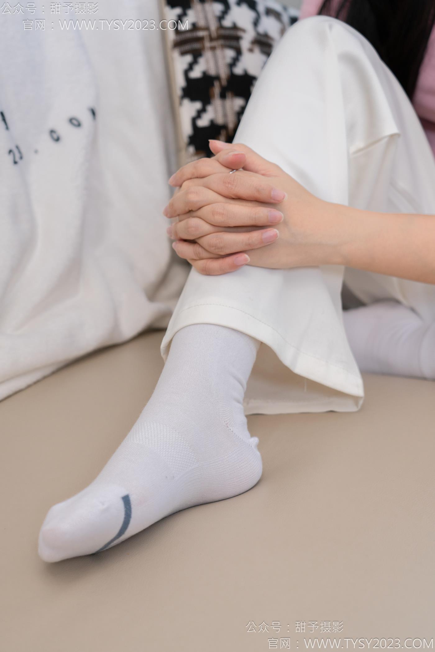 图片[60]-甜予摄影 NO.124 梦梦-板鞋、白棉袜、裸足[84P] – 速更版-美库