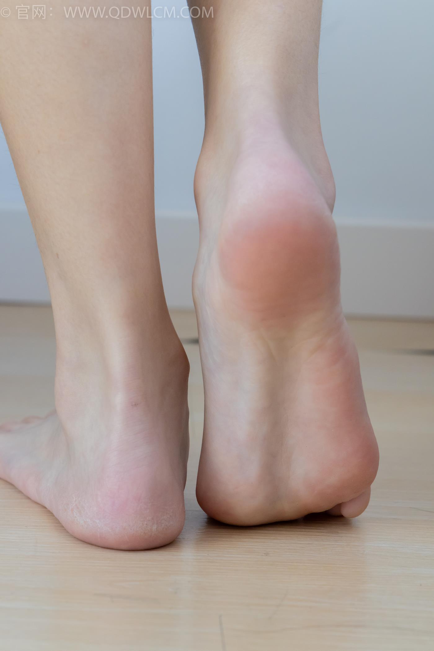 图片[122]-物恋传媒 NO.2252 泛泛-板鞋、白棉袜、裸足[123P] – 速更版-美库