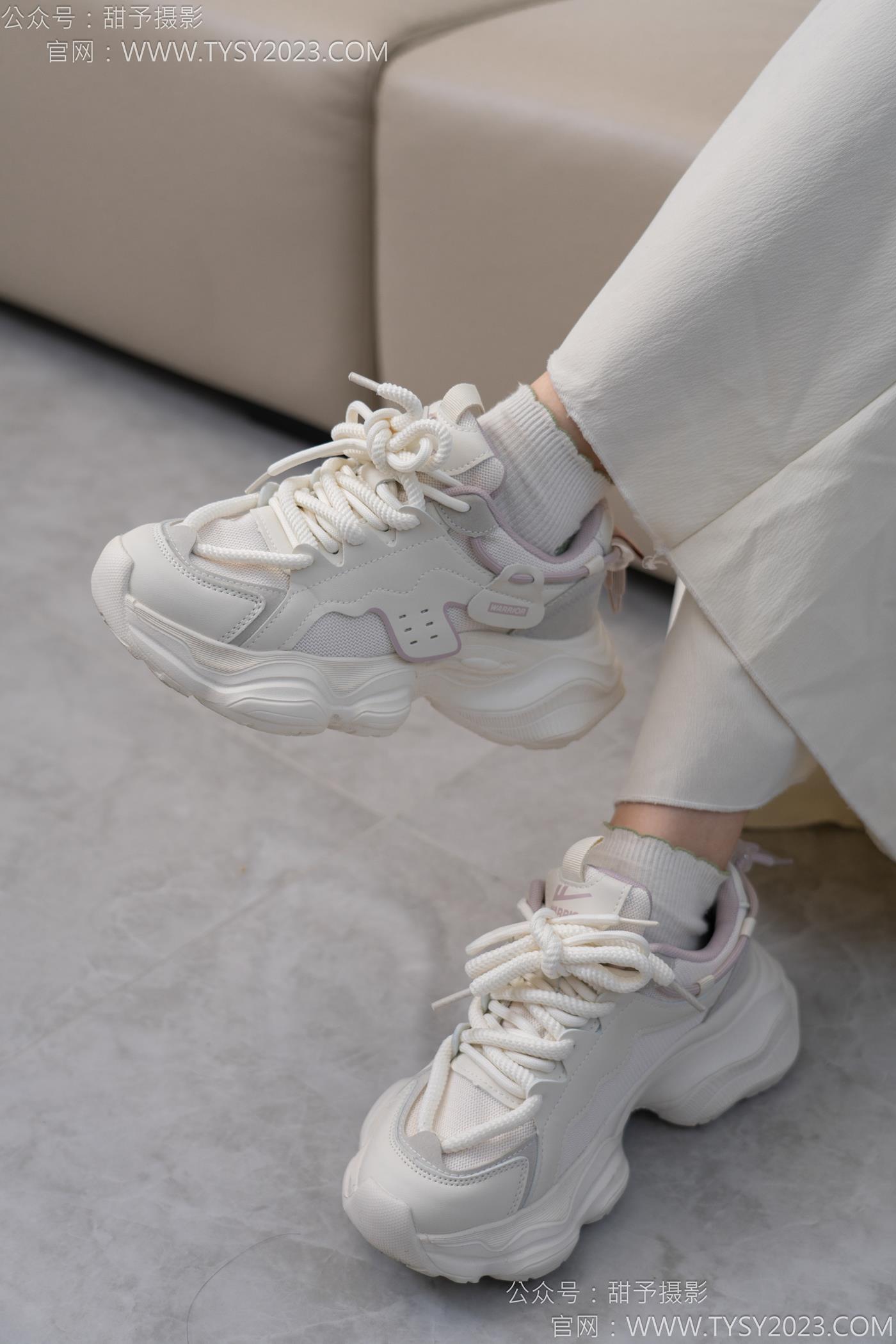 图片[10]-甜予摄影 NO.125 丹丹-运动鞋、白棉袜、裸足[114P] – 速更版-美库
