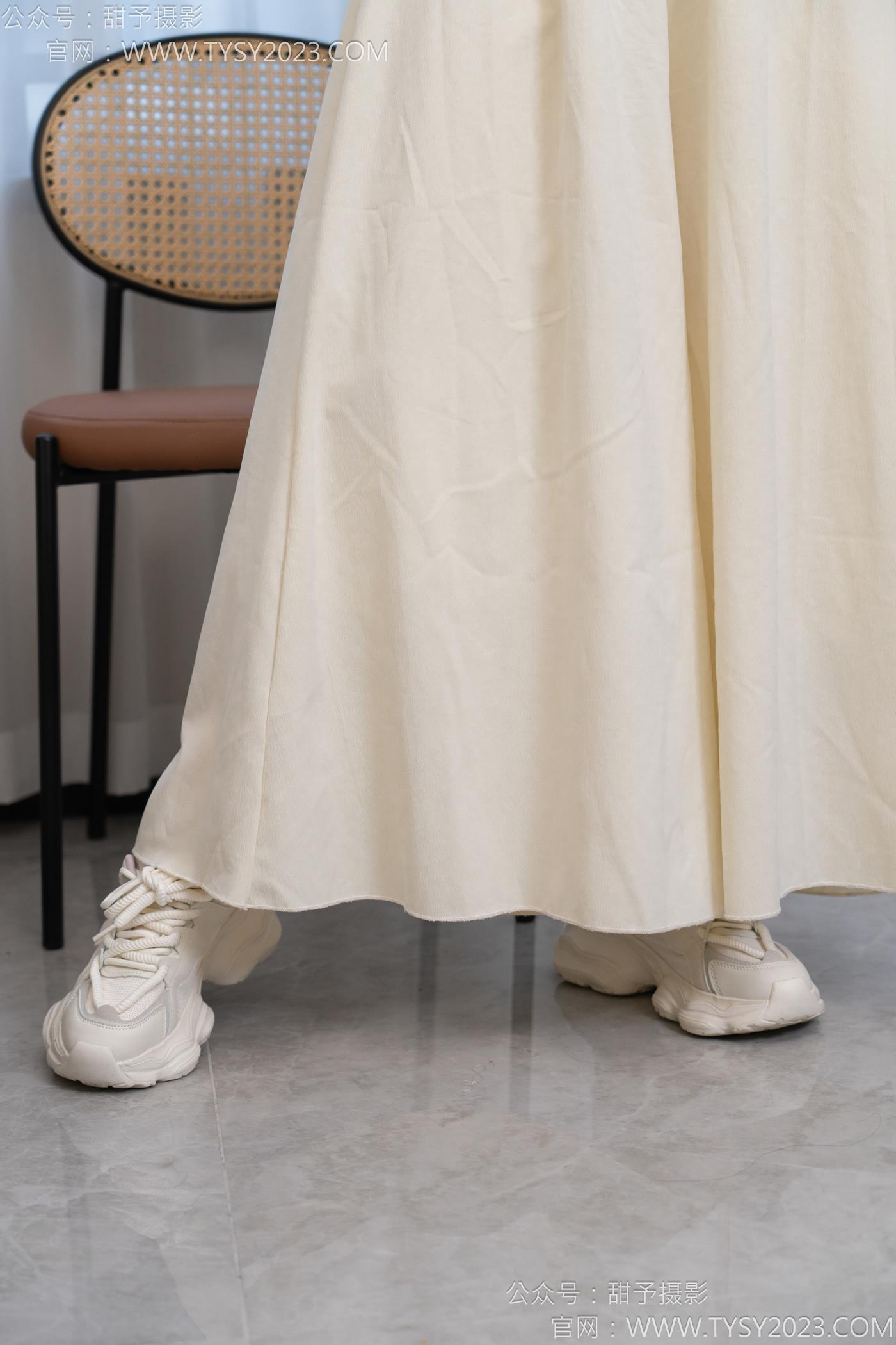 图片[14]-甜予摄影 NO.125 丹丹-运动鞋、白棉袜、裸足[114P] – 速更版-美库