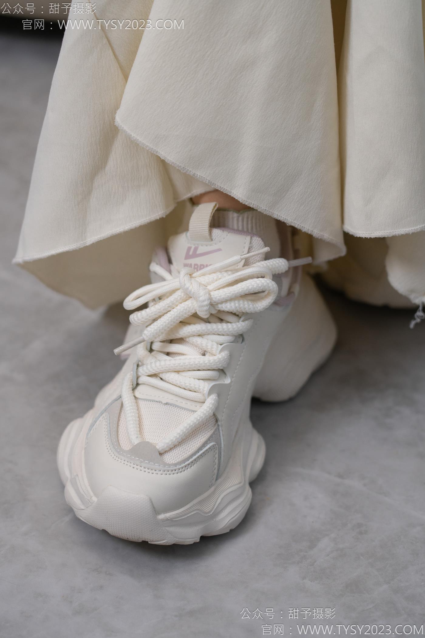 图片[18]-甜予摄影 NO.125 丹丹-运动鞋、白棉袜、裸足[114P] – 速更版-美库