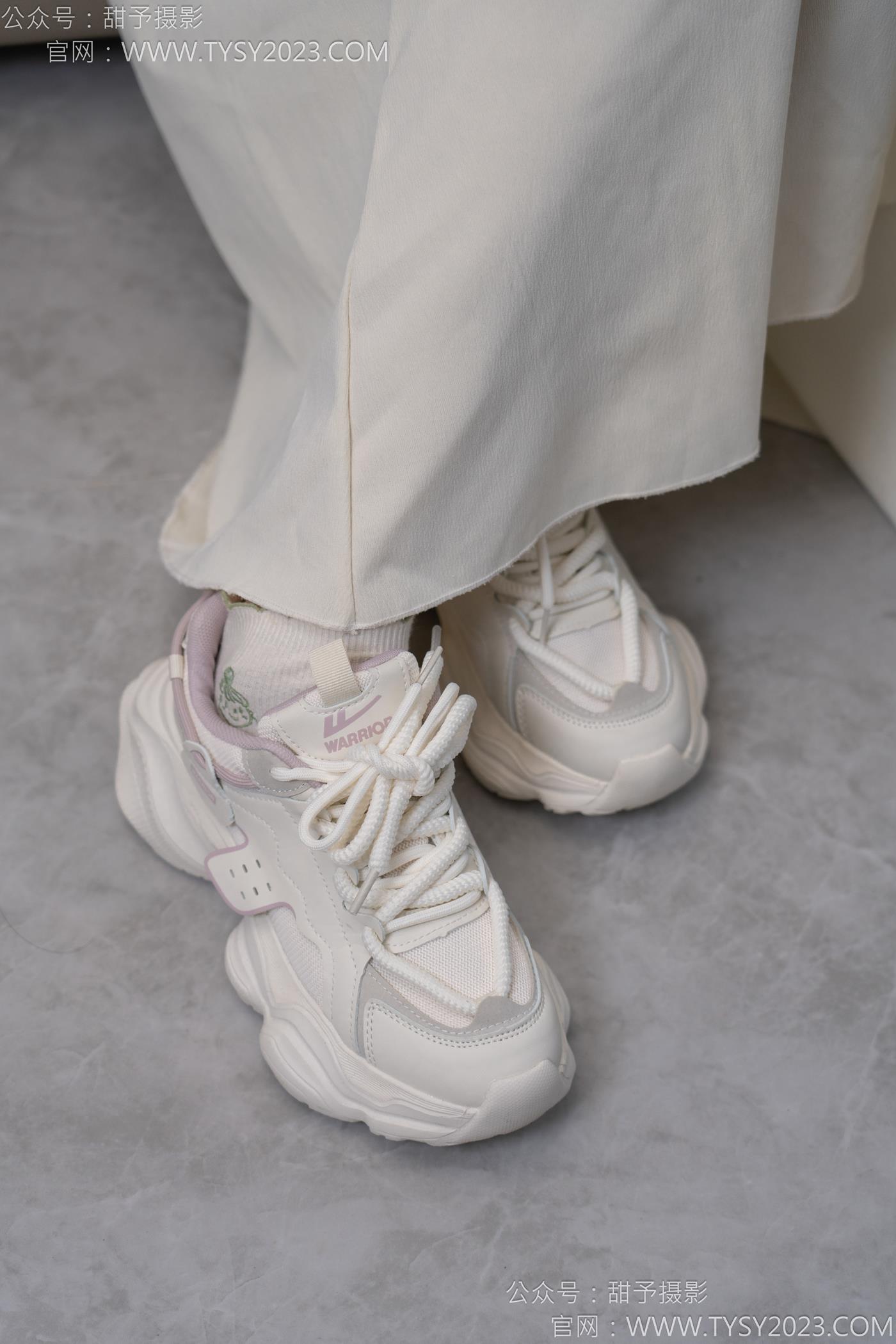 图片[21]-甜予摄影 NO.125 丹丹-运动鞋、白棉袜、裸足[114P] – 速更版-美库