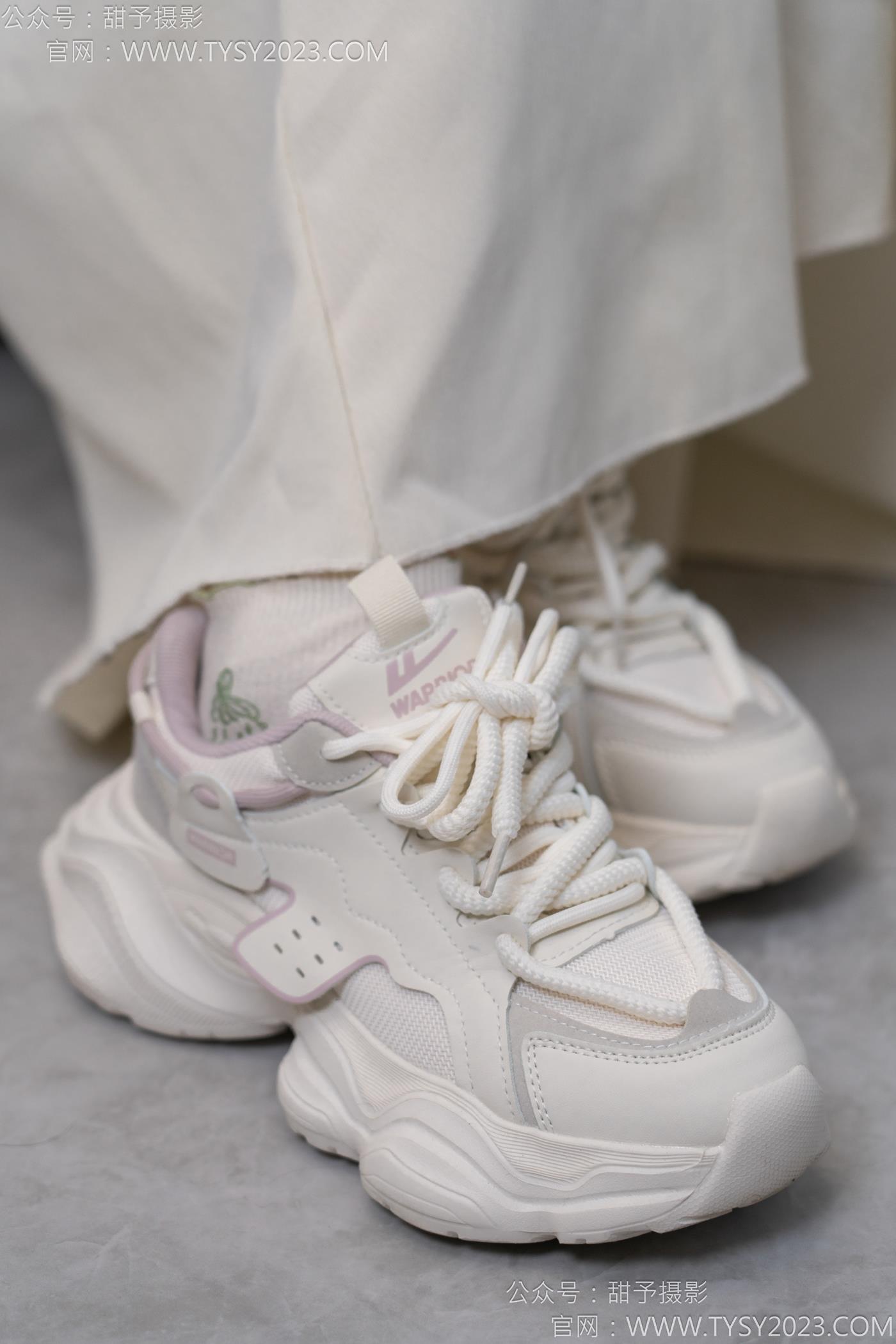 图片[23]-甜予摄影 NO.125 丹丹-运动鞋、白棉袜、裸足[114P] – 速更版-美库