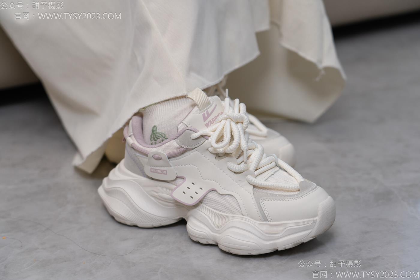 图片[26]-甜予摄影 NO.125 丹丹-运动鞋、白棉袜、裸足[114P] – 速更版-美库