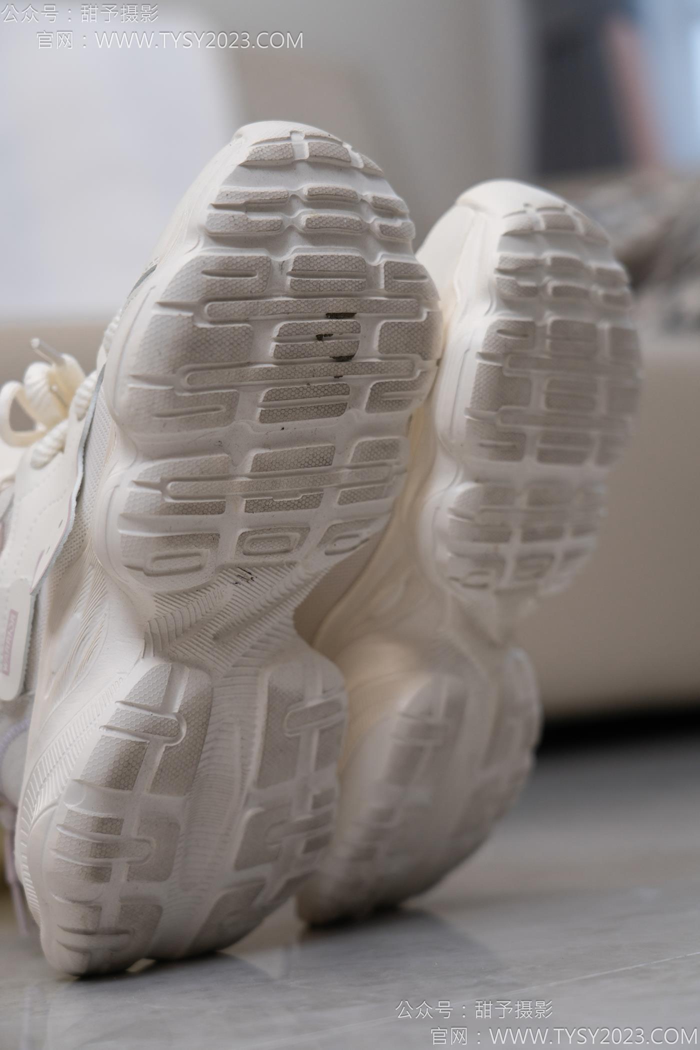 图片[27]-甜予摄影 NO.125 丹丹-运动鞋、白棉袜、裸足[114P] – 速更版-美库