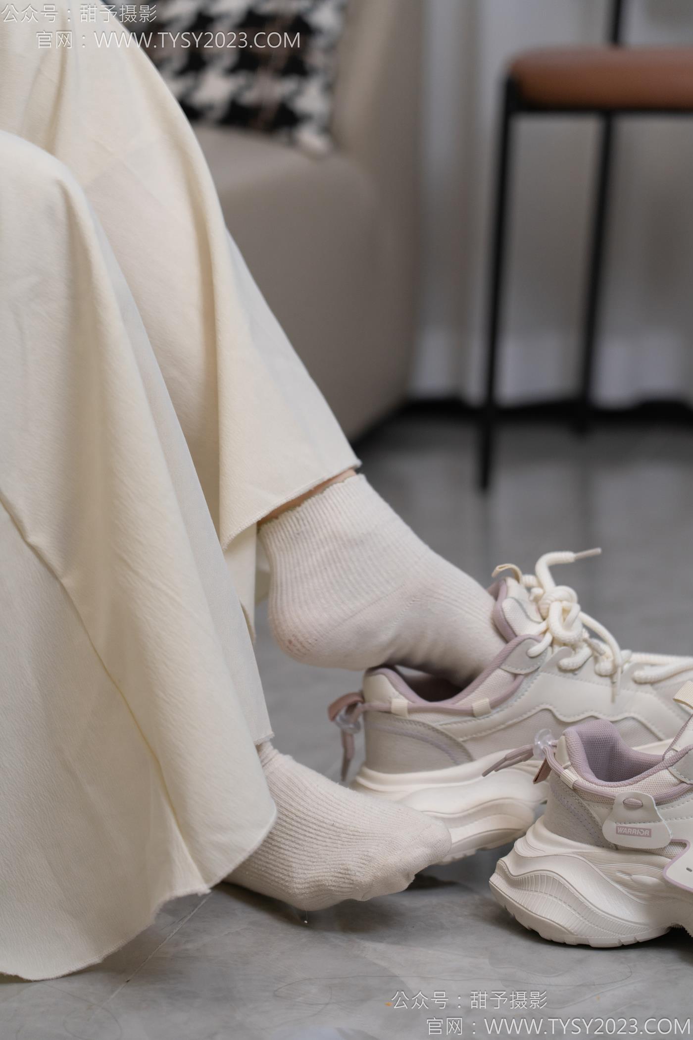 图片[31]-甜予摄影 NO.125 丹丹-运动鞋、白棉袜、裸足[114P] – 速更版-美库