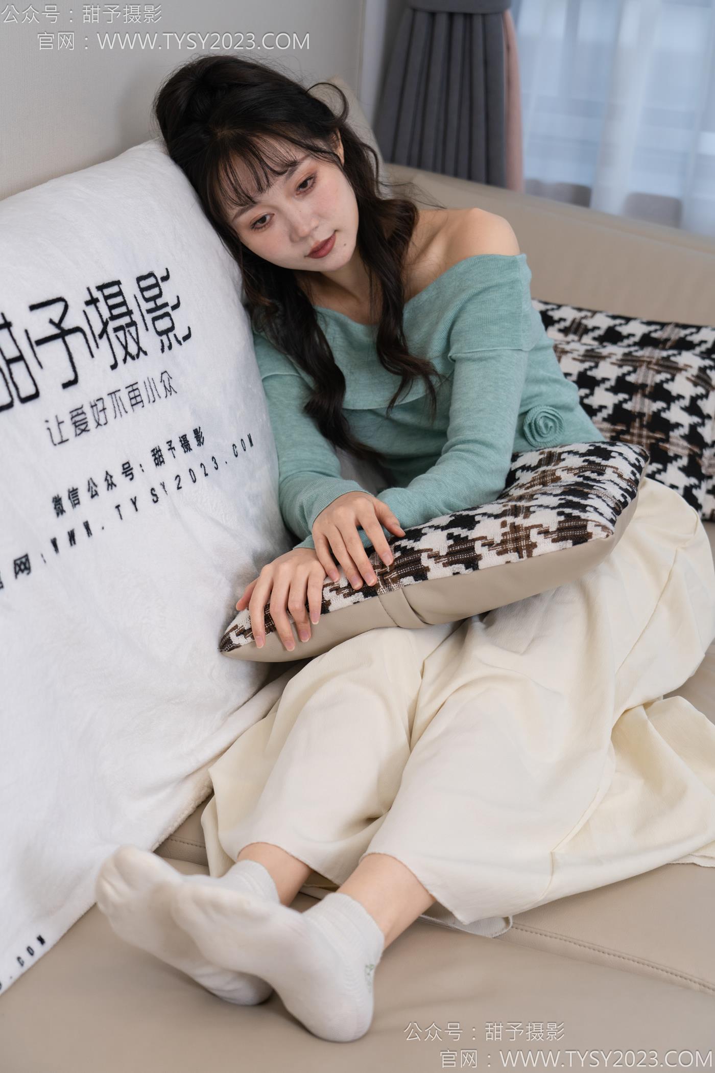 图片[34]-甜予摄影 NO.125 丹丹-运动鞋、白棉袜、裸足[114P] – 速更版-美库