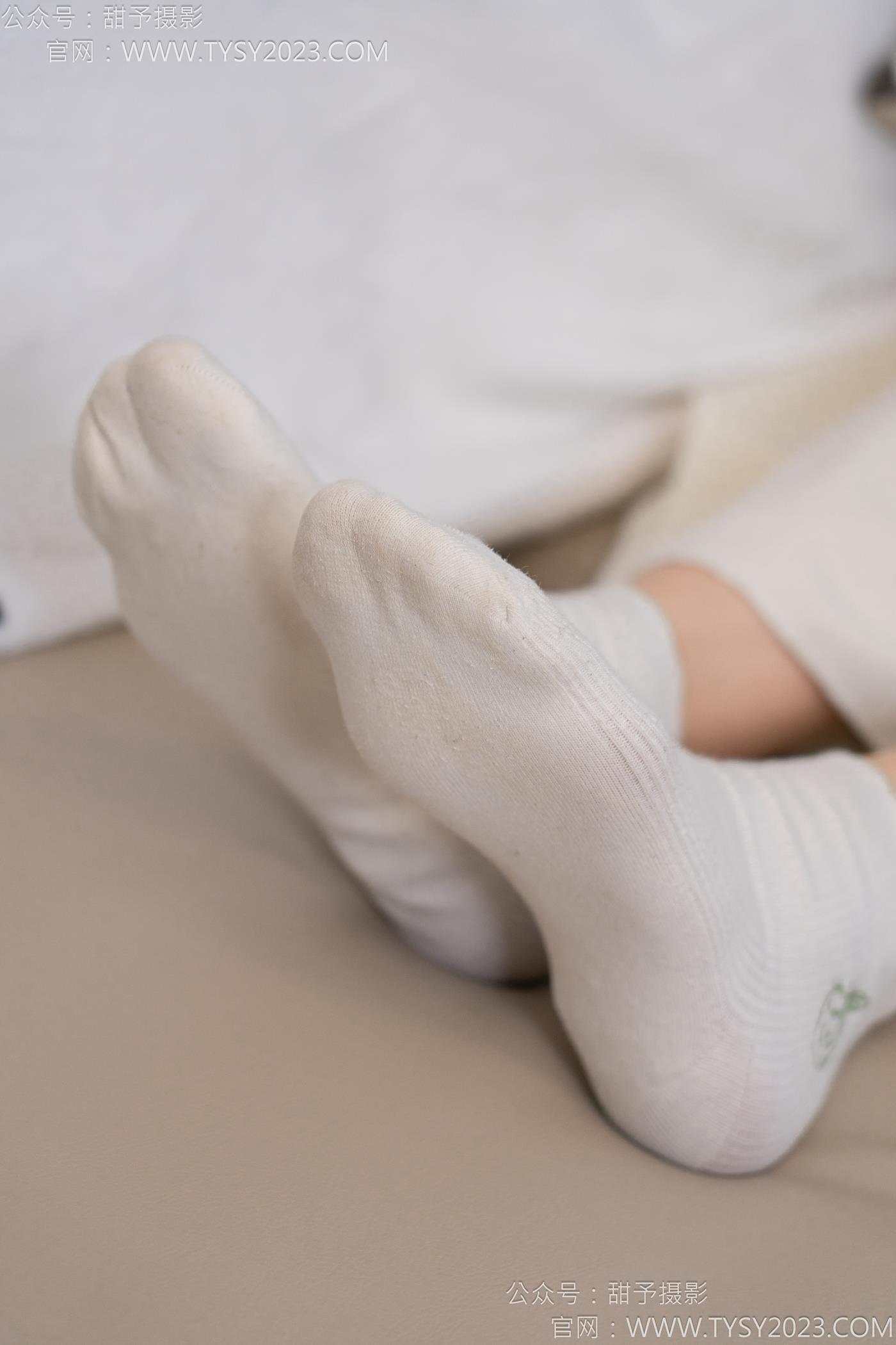 图片[35]-甜予摄影 NO.125 丹丹-运动鞋、白棉袜、裸足[114P] – 速更版-美库
