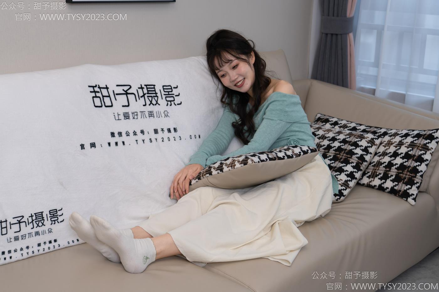 图片[37]-甜予摄影 NO.125 丹丹-运动鞋、白棉袜、裸足[114P] – 速更版-美库