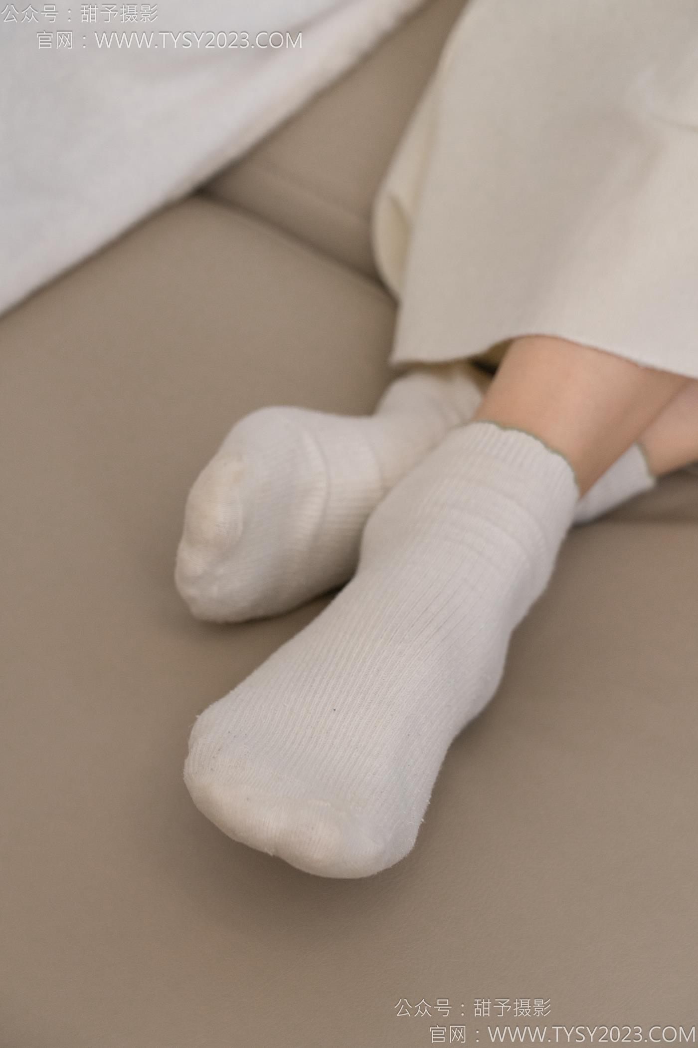 图片[46]-甜予摄影 NO.125 丹丹-运动鞋、白棉袜、裸足[114P] – 速更版-美库