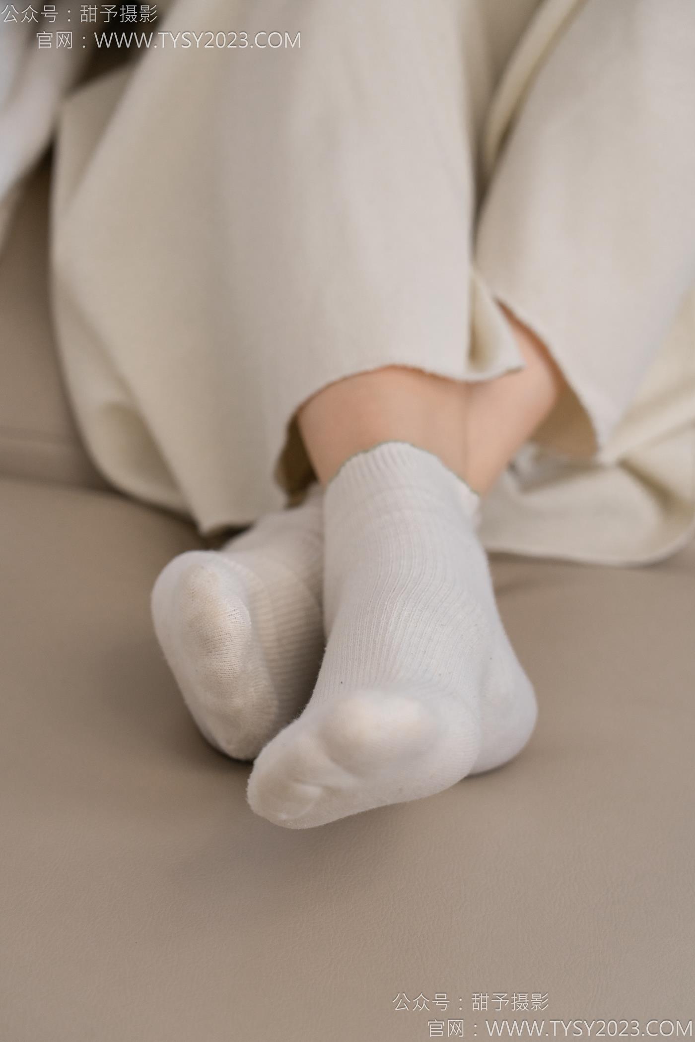 图片[51]-甜予摄影 NO.125 丹丹-运动鞋、白棉袜、裸足[114P] – 速更版-美库