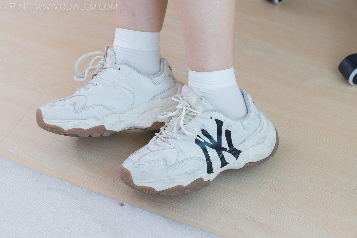 图片[16]-物恋传媒 NO.2253 纱纱-运动鞋、自然穿脏白棉袜[138P] – 速更版-美库