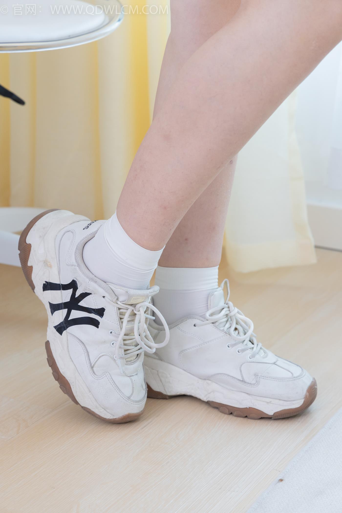 图片[19]-物恋传媒 NO.2253 纱纱-运动鞋、自然穿脏白棉袜[138P] – 速更版-美库