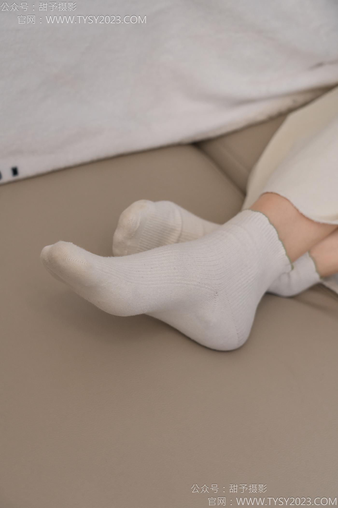 图片[57]-甜予摄影 NO.125 丹丹-运动鞋、白棉袜、裸足[114P] – 速更版-美库