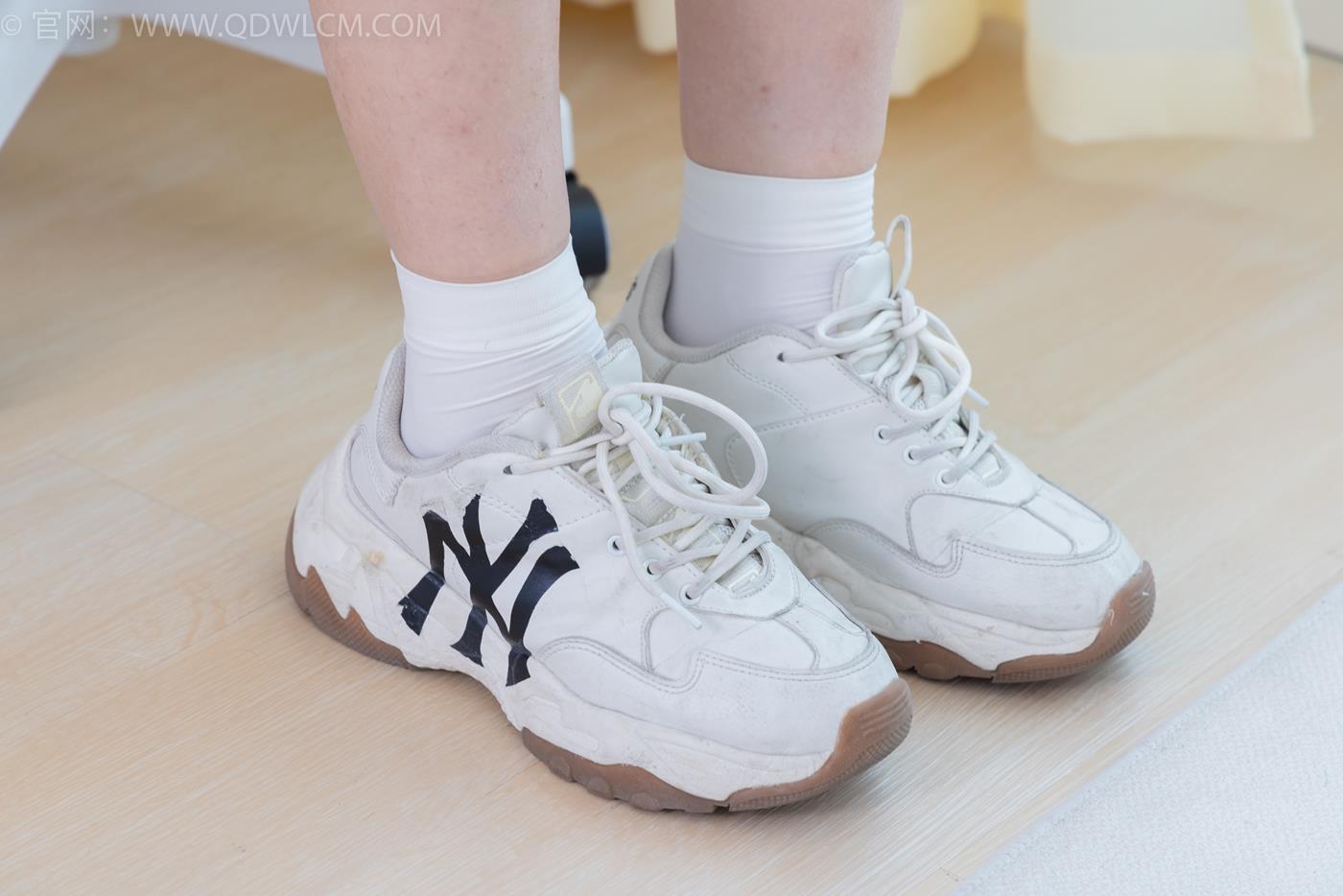 图片[20]-物恋传媒 NO.2253 纱纱-运动鞋、自然穿脏白棉袜[138P] – 速更版-美库