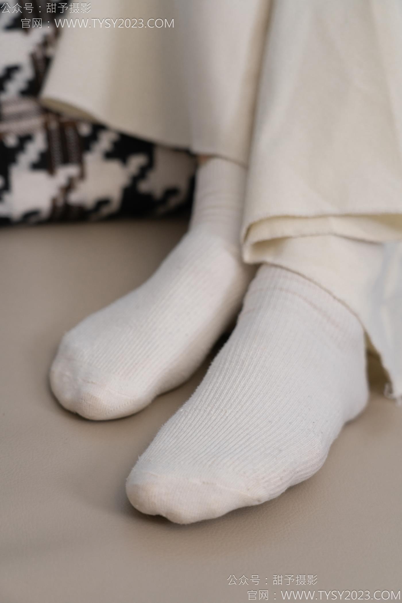 图片[72]-甜予摄影 NO.125 丹丹-运动鞋、白棉袜、裸足[114P] – 速更版-美库