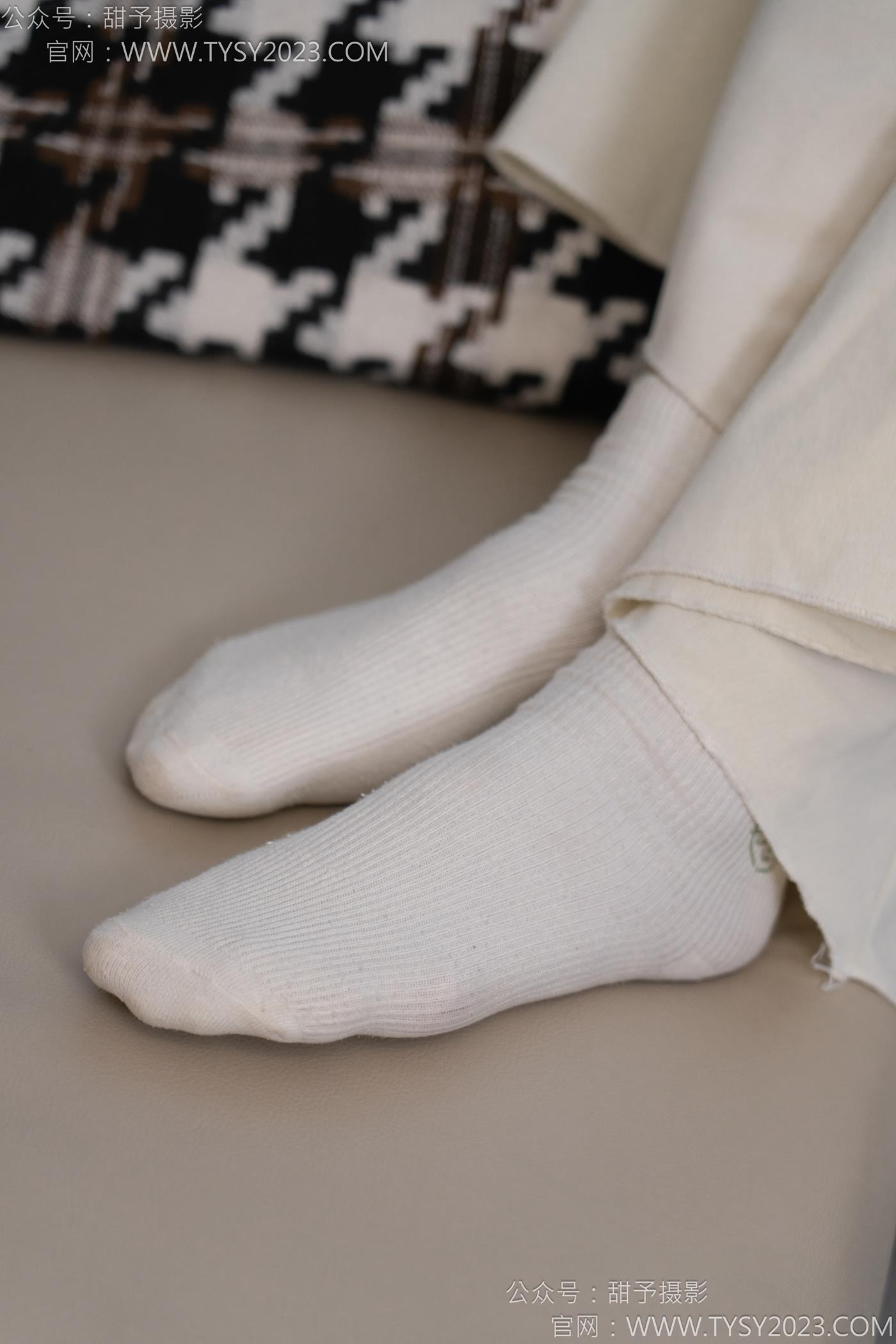 图片[75]-甜予摄影 NO.125 丹丹-运动鞋、白棉袜、裸足[114P] – 速更版-美库
