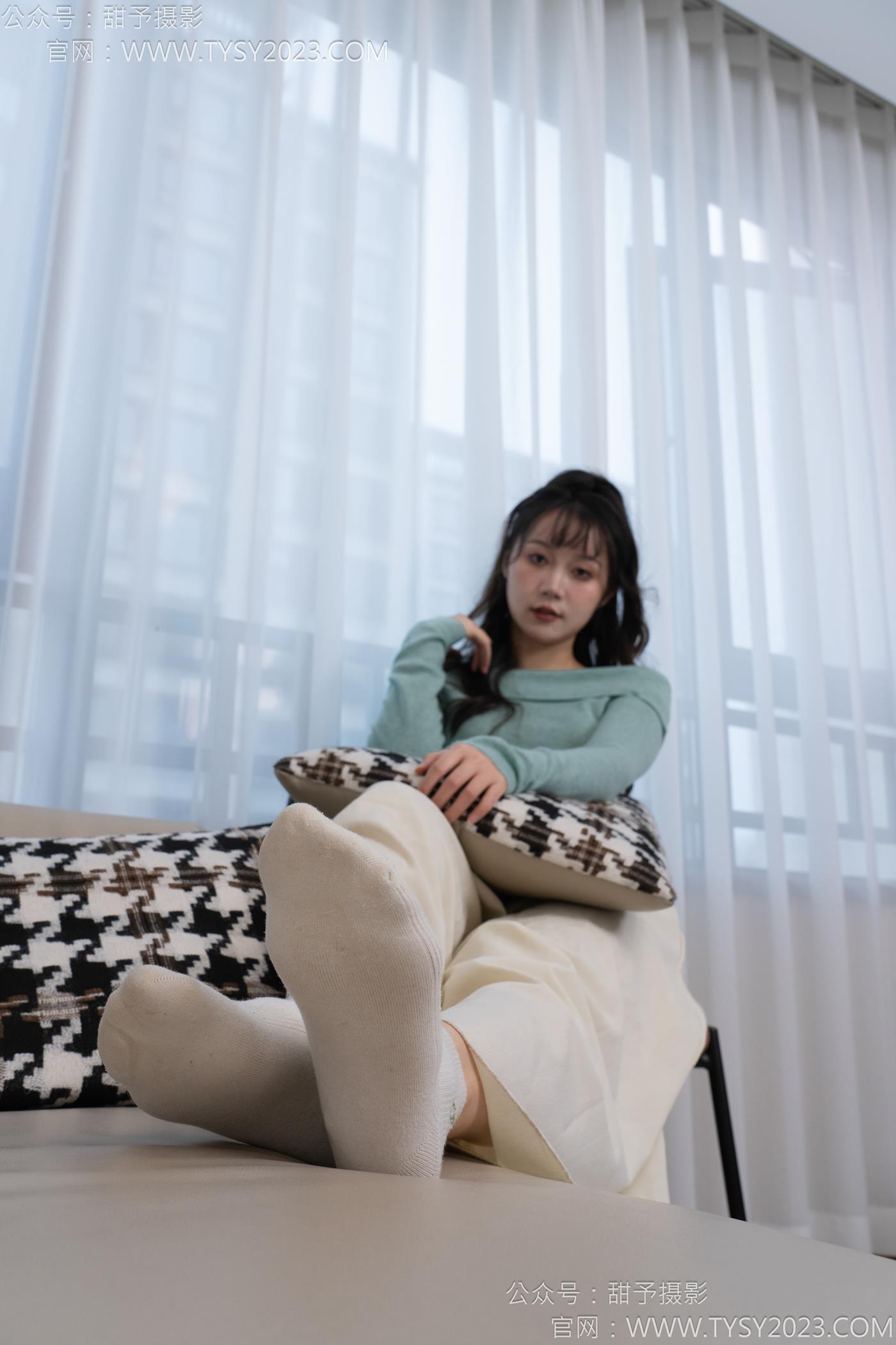 图片[80]-甜予摄影 NO.125 丹丹-运动鞋、白棉袜、裸足[114P] – 速更版-美库