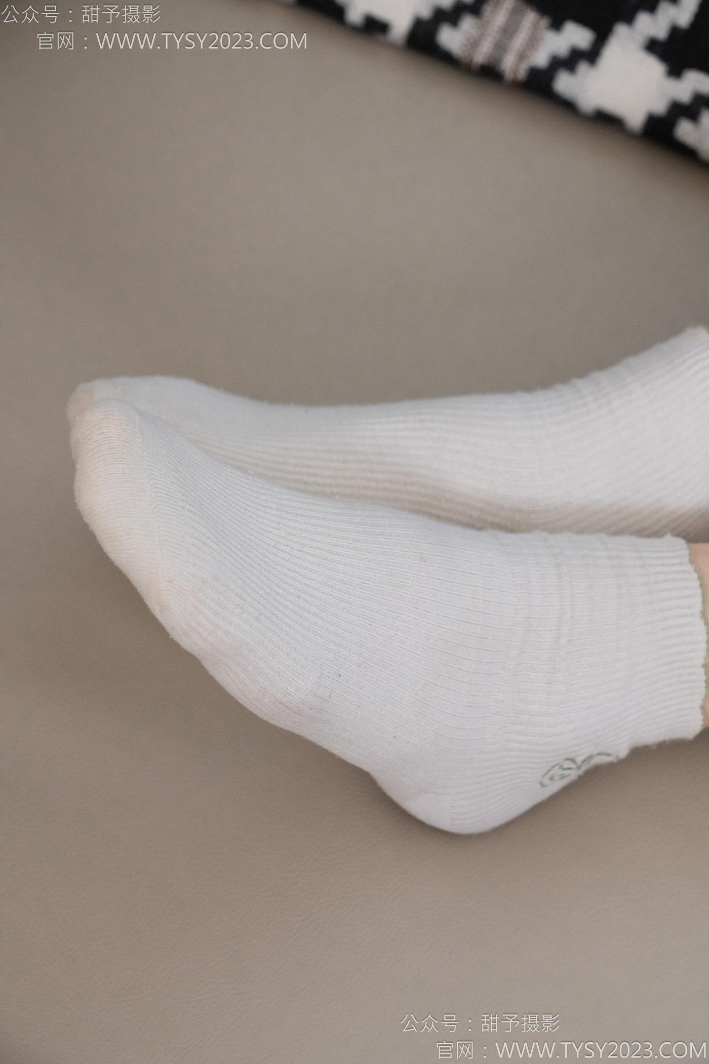 图片[81]-甜予摄影 NO.125 丹丹-运动鞋、白棉袜、裸足[114P] – 速更版-美库