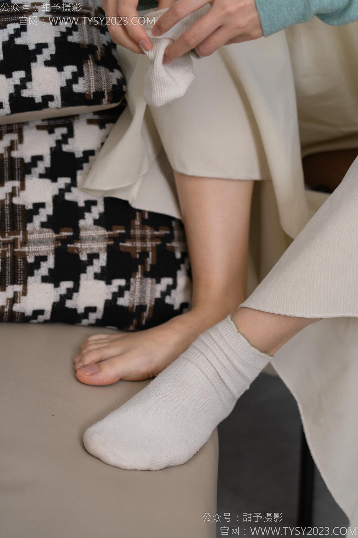 图片[84]-甜予摄影 NO.125 丹丹-运动鞋、白棉袜、裸足[114P] – 速更版-美库