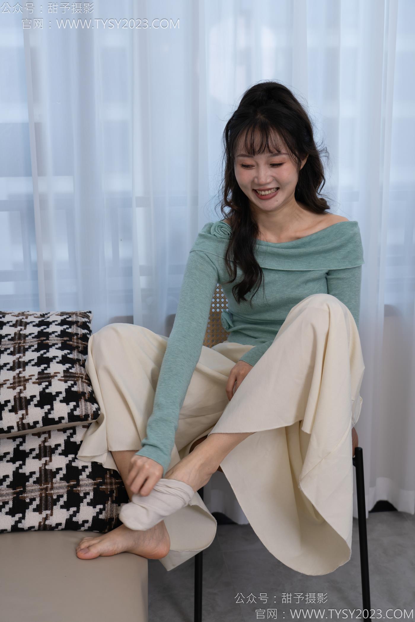 图片[86]-甜予摄影 NO.125 丹丹-运动鞋、白棉袜、裸足[114P] – 速更版-美库