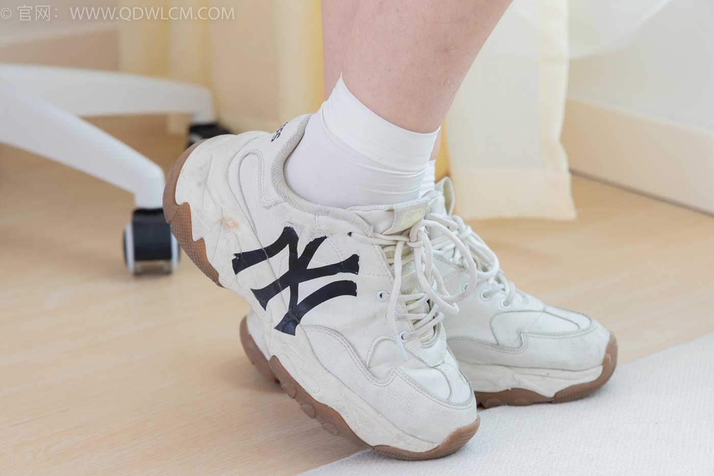图片[44]-物恋传媒 NO.2253 纱纱-运动鞋、自然穿脏白棉袜[138P] – 速更版-美库