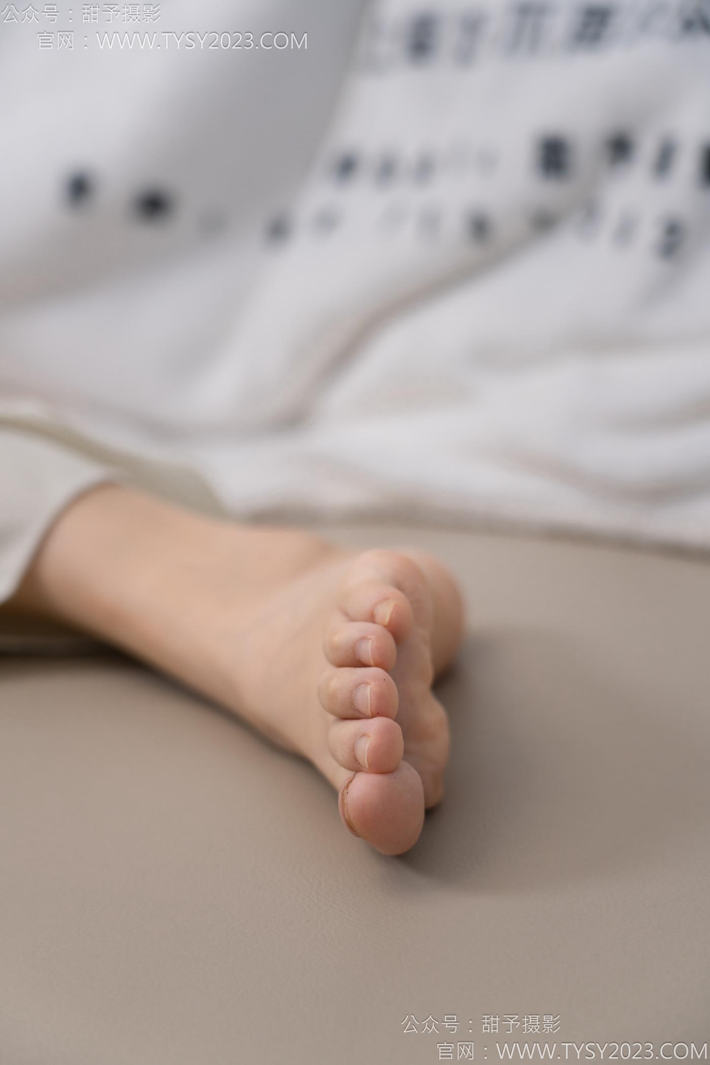 图片[94]-甜予摄影 NO.125 丹丹-运动鞋、白棉袜、裸足[114P] – 速更版-美库