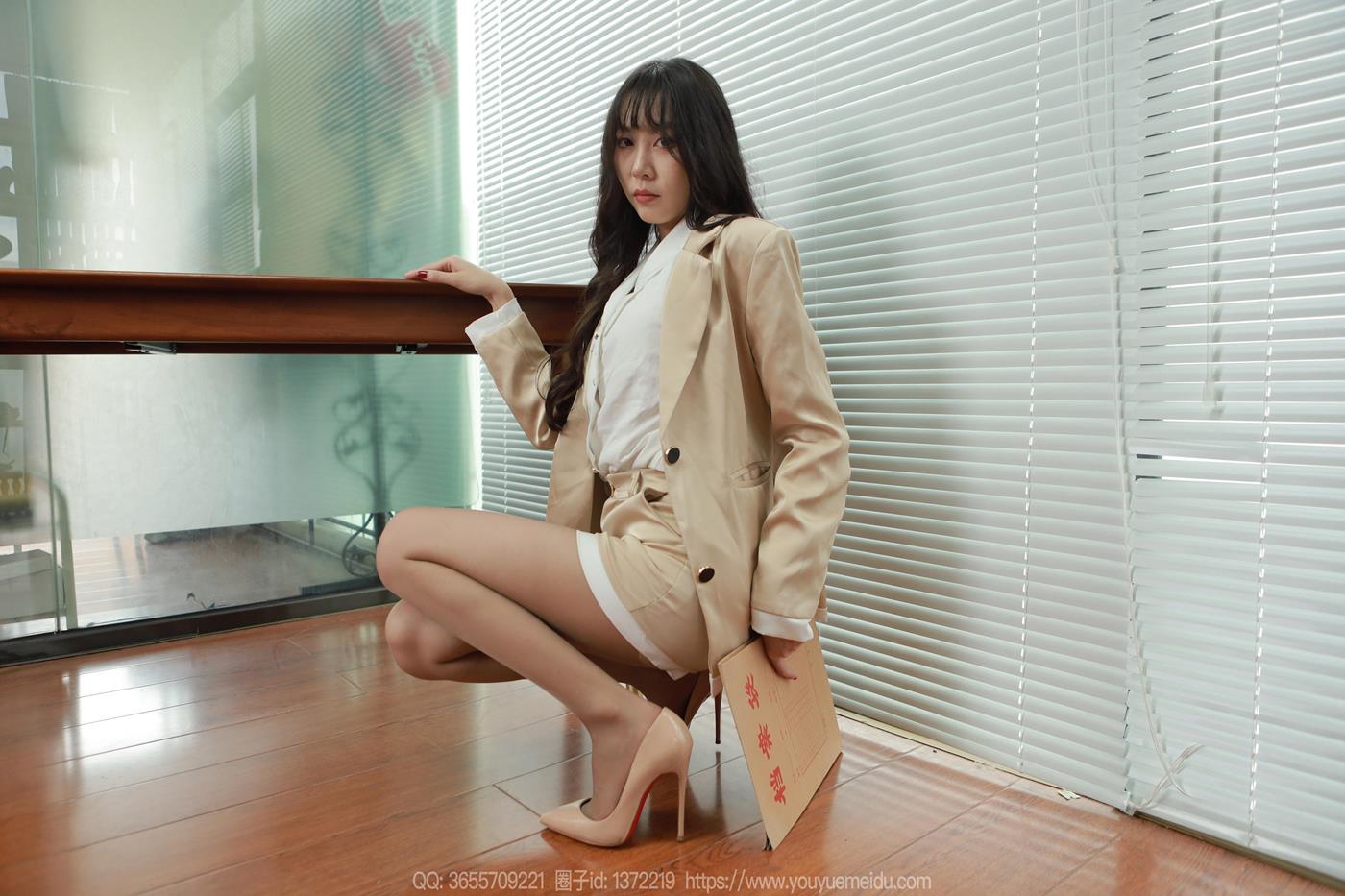 图片[81]-[IESS异思趣向] 2025.02.03 丝享家1967：团团《灰丝长腿》[93P] – 速更版-美库