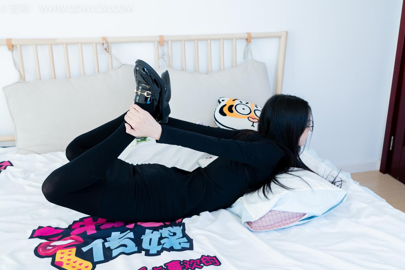 图片[70]-物恋传媒 NO.2256 茯苓-平底鞋、厚肉丝、厚黑丝、皮筋绑脚和挠脚心剧情[139P] – 速更版-美库