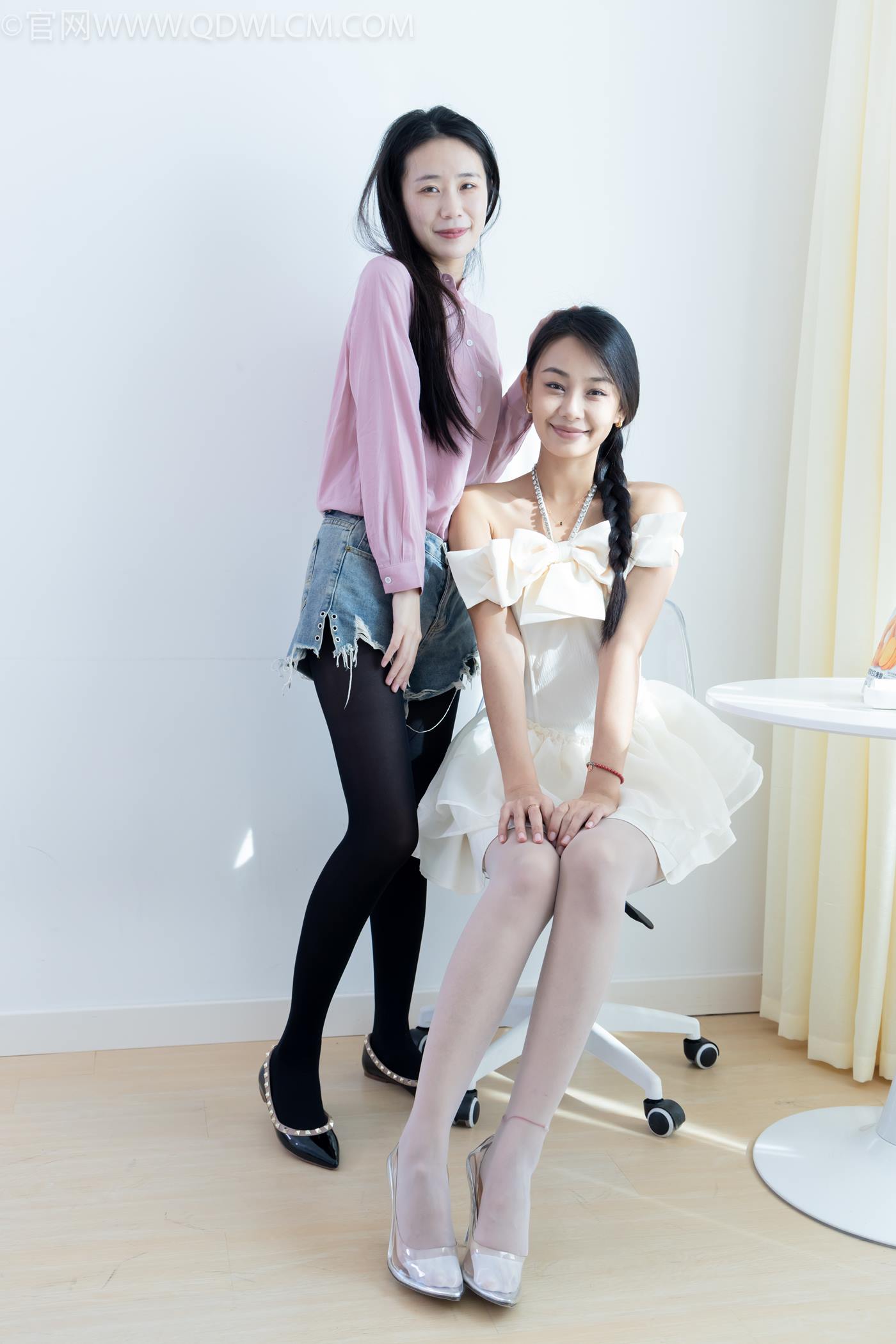 图片[32]-物恋传媒 NO.2259 菜菜&岚岚-平底鞋、高跟鞋、厚黑丝、薄白丝、裸足、运功疗伤剧情[170P] – 速更版-美库