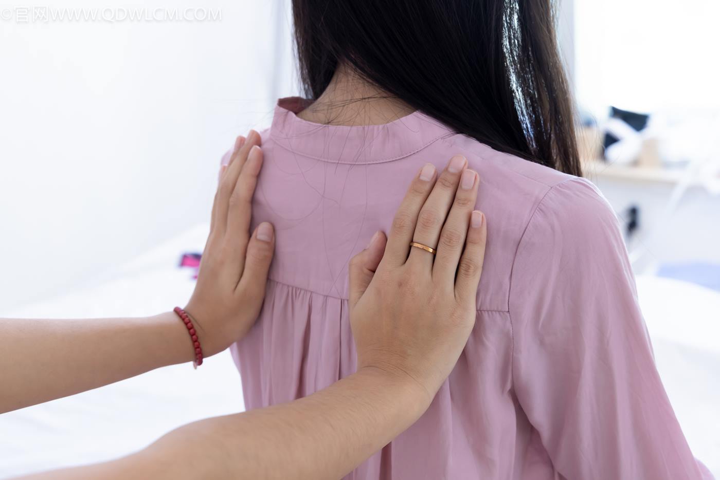 图片[97]-物恋传媒 NO.2259 菜菜&岚岚-平底鞋、高跟鞋、厚黑丝、薄白丝、裸足、运功疗伤剧情[170P] – 速更版-美库