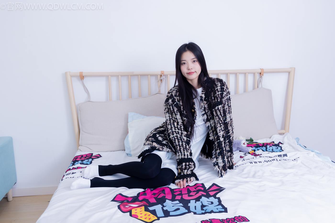 图片[32]-物恋传媒 NO.2260 茯苓-板鞋、黑色踩脚裤、白棉袜[110P] – 速更版-美库