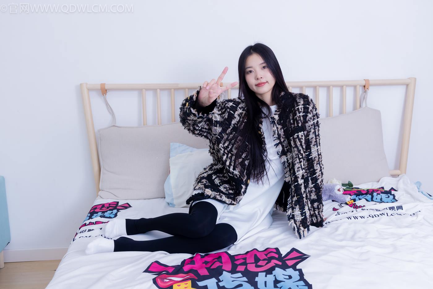 图片[34]-物恋传媒 NO.2260 茯苓-板鞋、黑色踩脚裤、白棉袜[110P] – 速更版-美库