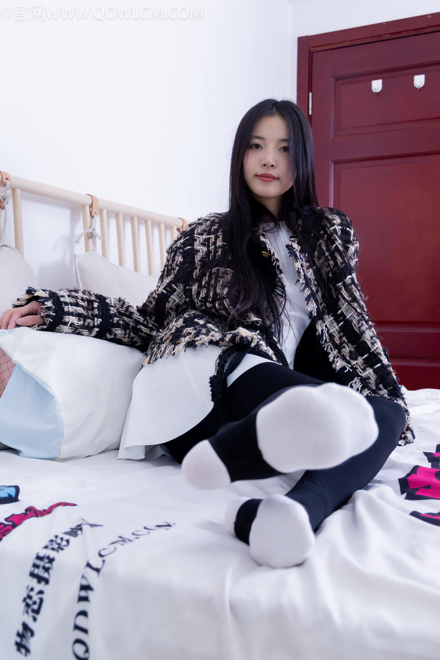 图片[36]-物恋传媒 NO.2260 茯苓-板鞋、黑色踩脚裤、白棉袜[110P] – 速更版-美库