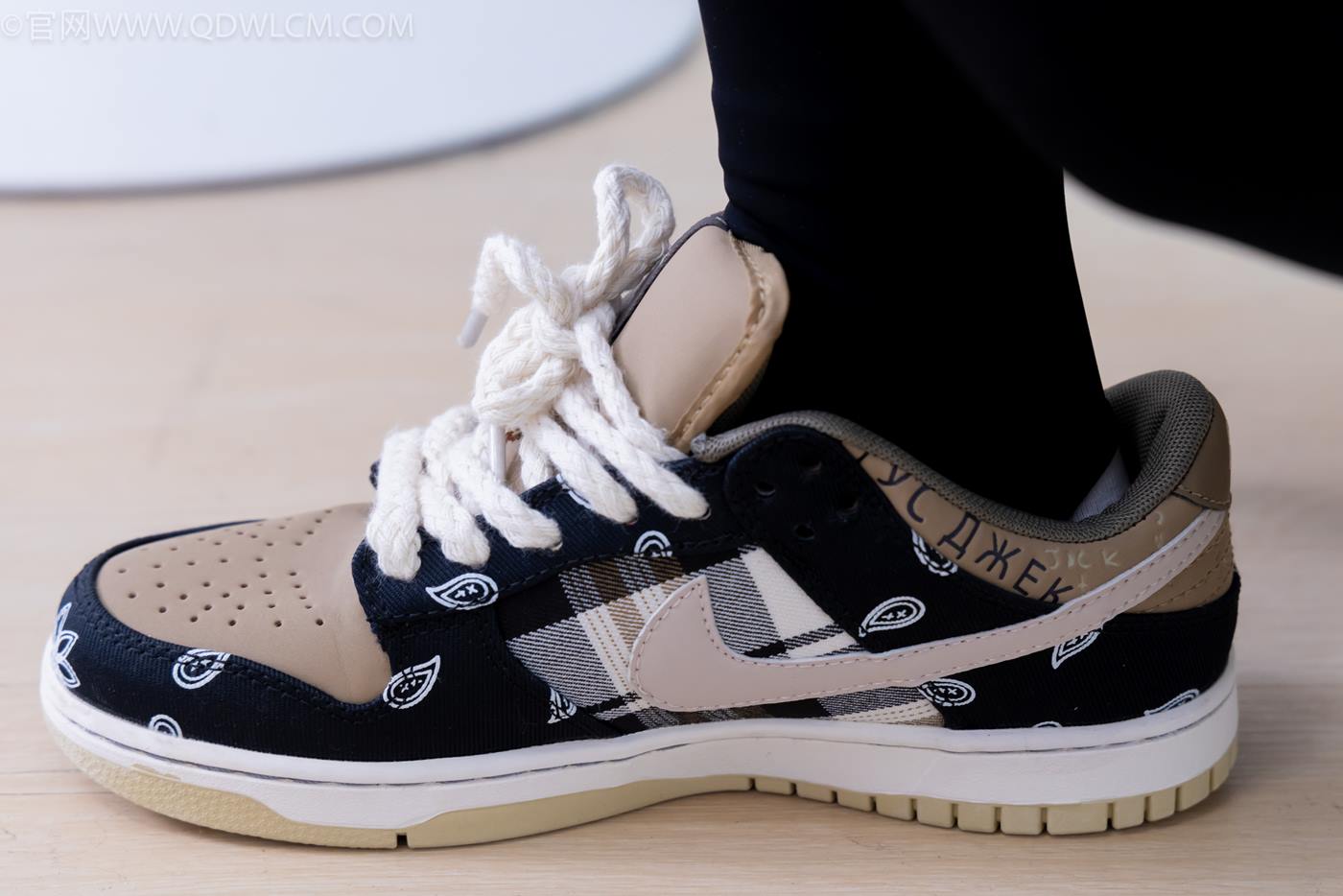 图片[79]-物恋传媒 NO.2260 茯苓-板鞋、黑色踩脚裤、白棉袜[110P] – 速更版-美库