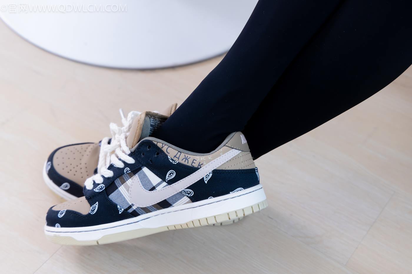 图片[85]-物恋传媒 NO.2260 茯苓-板鞋、黑色踩脚裤、白棉袜[110P] – 速更版-美库