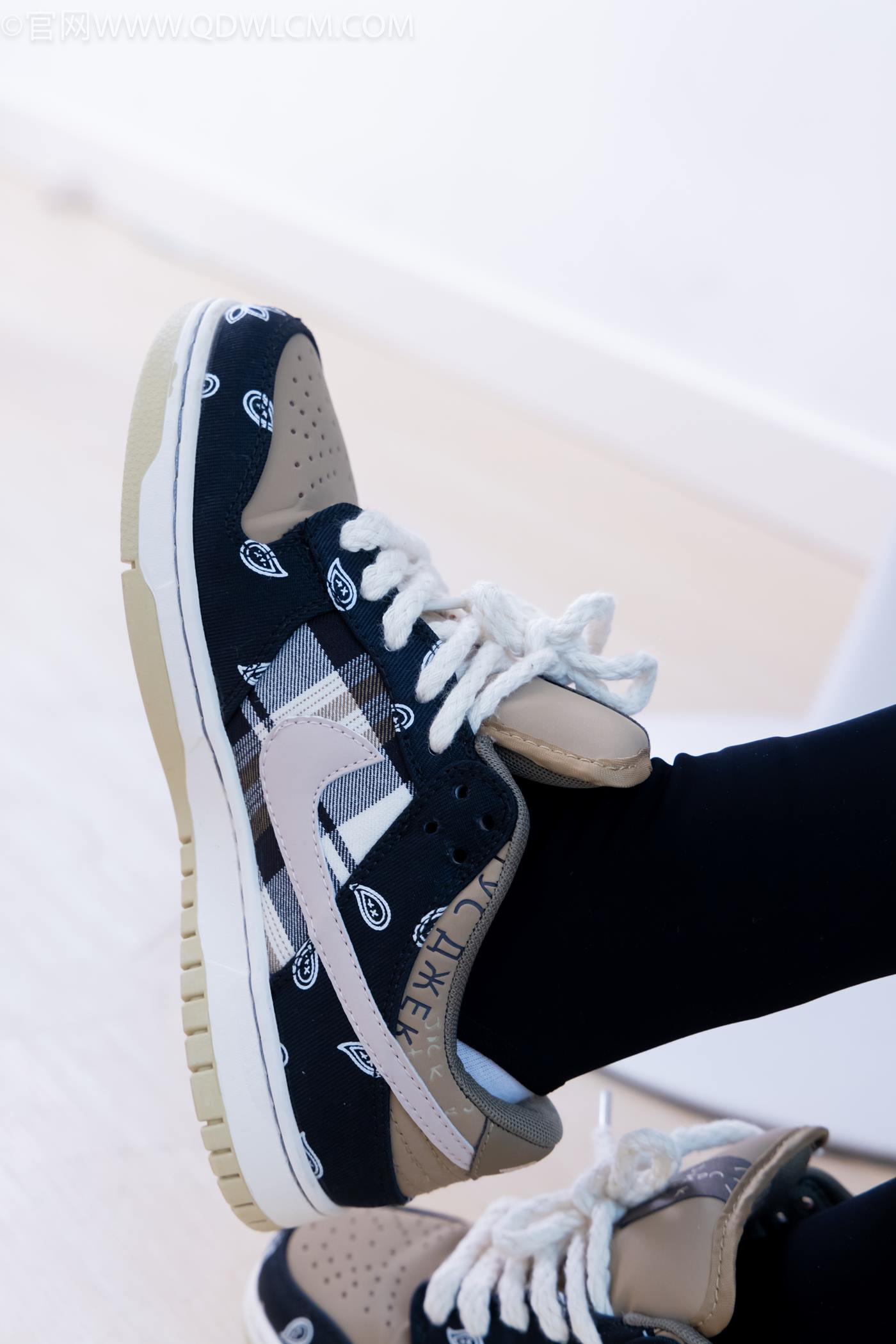 图片[86]-物恋传媒 NO.2260 茯苓-板鞋、黑色踩脚裤、白棉袜[110P] – 速更版-美库