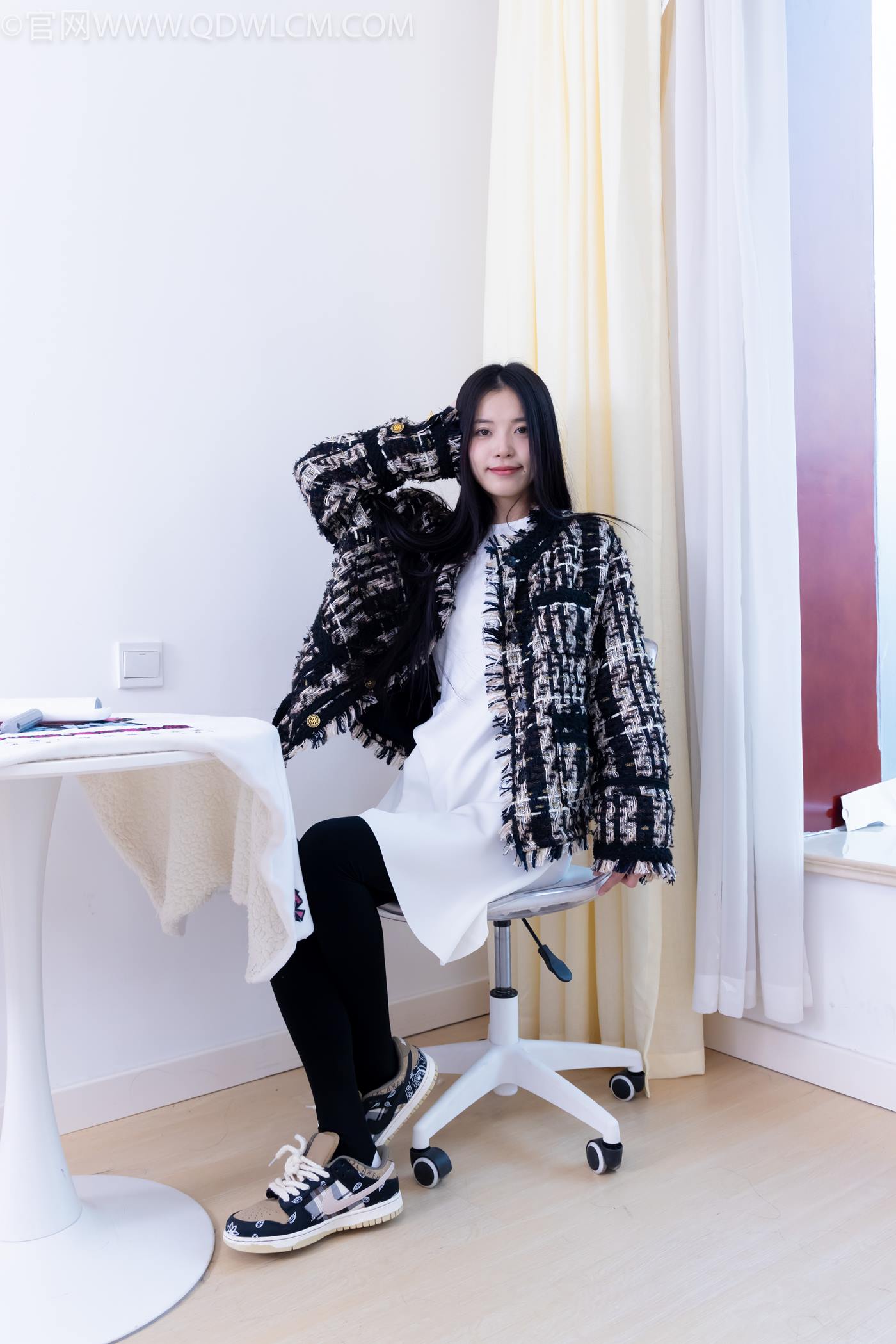 图片[101]-物恋传媒 NO.2260 茯苓-板鞋、黑色踩脚裤、白棉袜[110P] – 速更版-美库