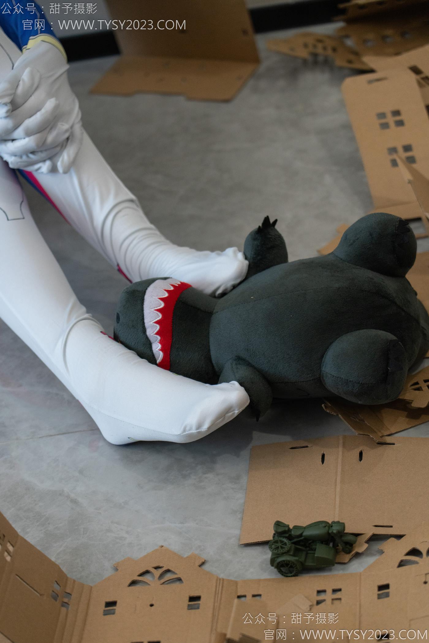 图片[24]-甜予摄影 NO.122 璇璇-cos连体服、小人国剧情[113P] – 速更版-美库